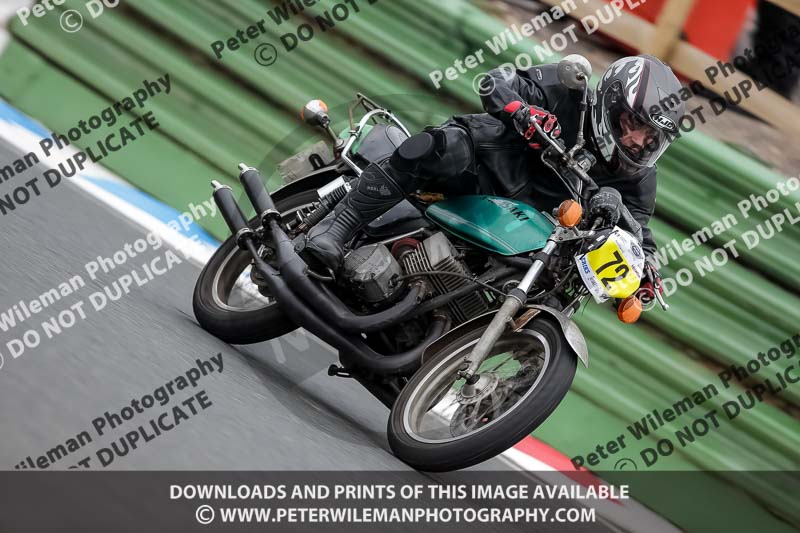 Vintage motorcycle club;eventdigitalimages;mallory park;mallory park trackday photographs;no limits trackdays;peter wileman photography;trackday digital images;trackday photos;vmcc festival 1000 bikes photographs